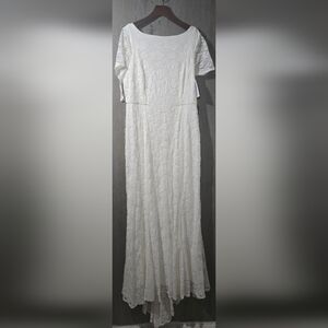 Torrid Bright White Everafter Lace Gown Size 18
